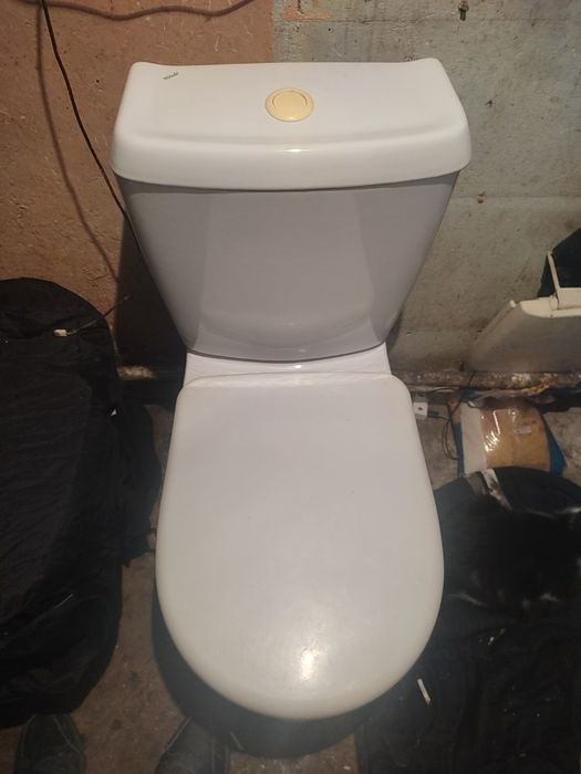 Продам унитазы в отличном состоянии