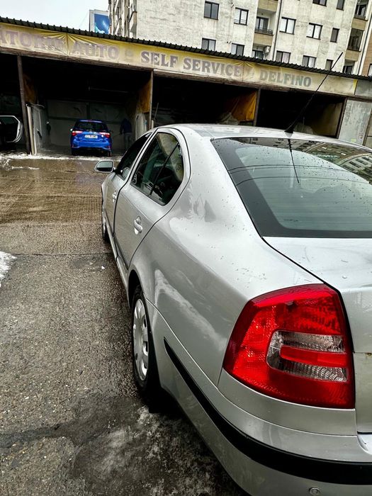 Vând Skoda Octavia II