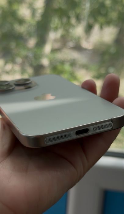 Продам iPhone 15 Pro 512 GB