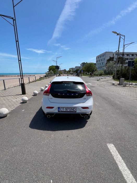 Volvo v40 D2  R Desing
