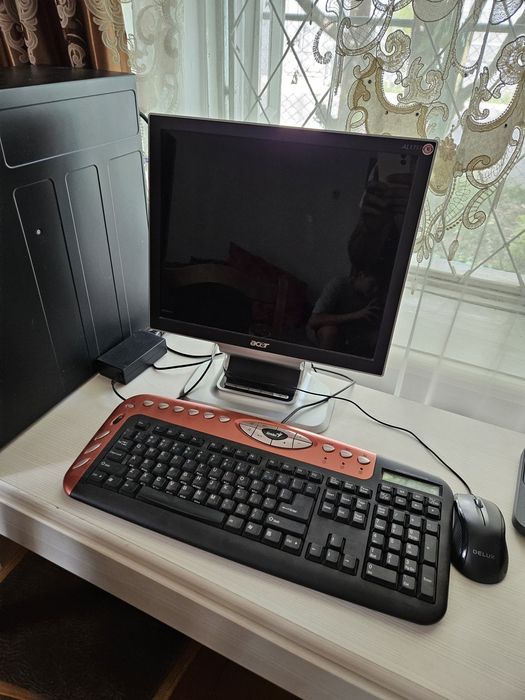 Продам б/у компьютер