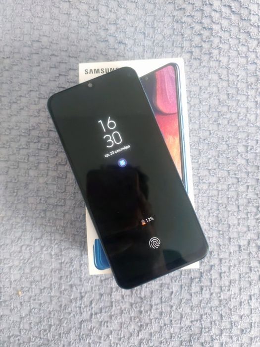 .   Samsung a50  .