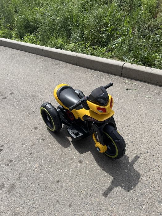 Детская машинка