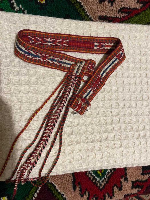 Продавам автентичен  колан за женска народна носия.