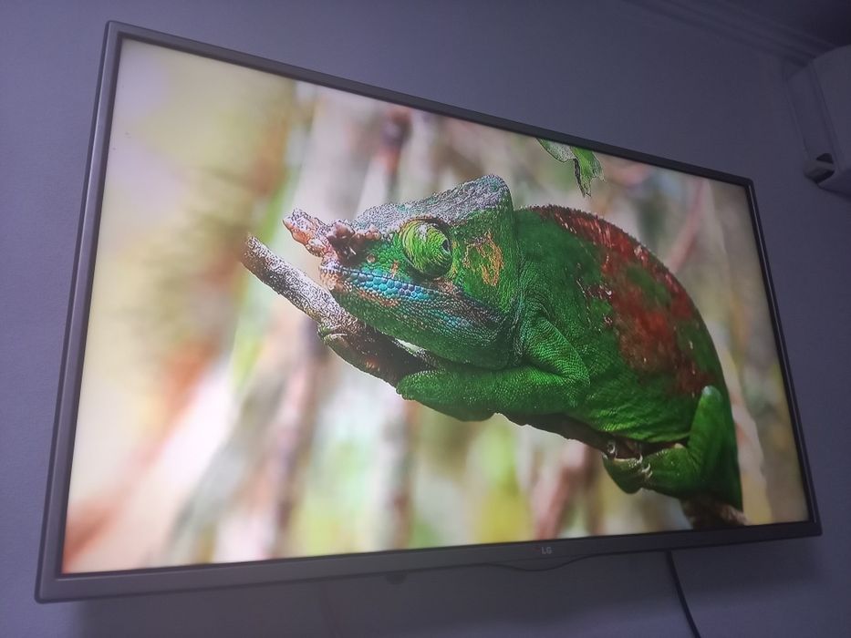 LG-82см.3D Smart WIFI T2