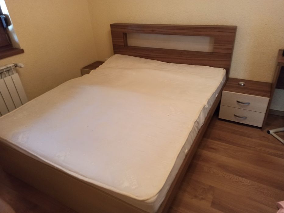 Vand pat + noptiere + saltea + masuta