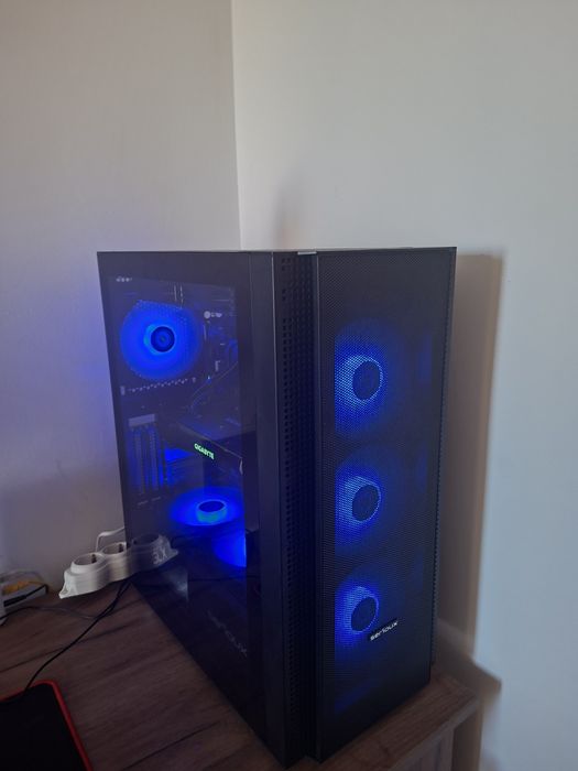 PC Gaming nou, I5 12400, Mb Gigabyte b760M DS3H, 32Gb DDr4  3200Mhz, 2 x M2 1 TB, 1Tb Hdd WD,  Gtx 1070 8gb 256 bit G1 gaming, Carcasa Gaming
