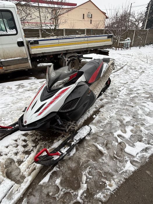 Snowmobil yamaha rx1 An 2008 ( schimb cu auto,enduro sau naked )