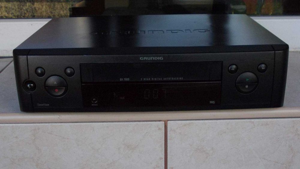 video B&O v8000,Grundig 6263 gv 7000,Sharp vc-gh61 telecomanda