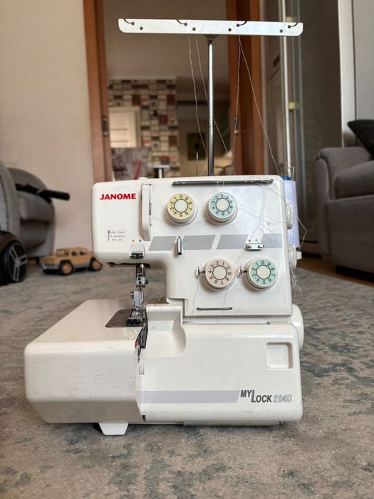 Оверлок Janome 204D