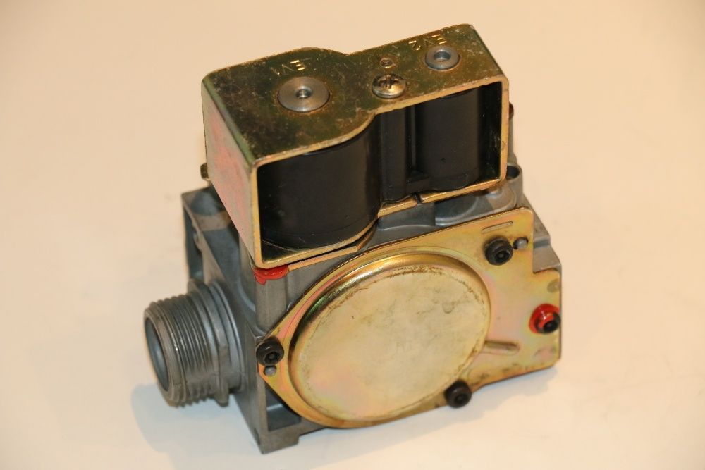 Vana de gaz Sigma 848 centrala in condensarea Ariston Clas sau Genus