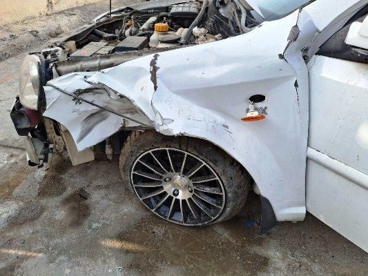 Ласетти сотилади Зудлик Билан.  Нархи келишилади