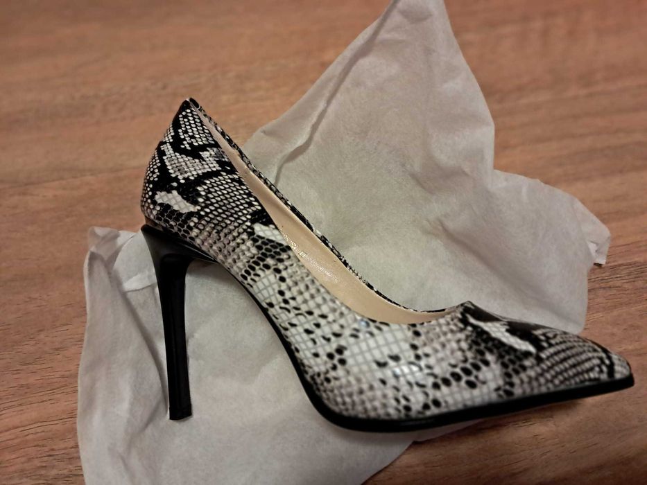 Pantofi Luca di Gioia, mărimea 37, piele exterior/interior, toc 10 cm