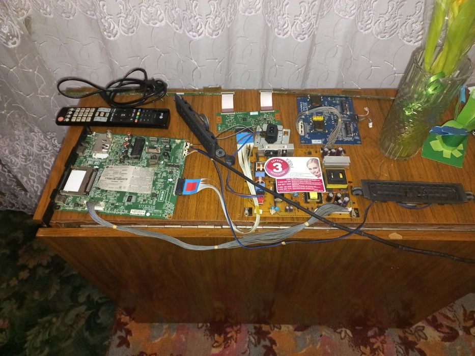 Запчасти на телевизор LG