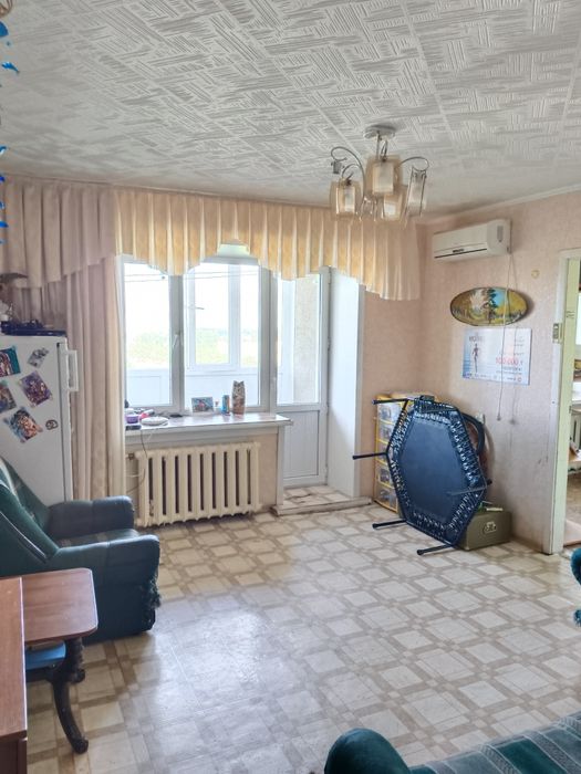 Продам 3 х комн . 4 -37 ,6 этаж.