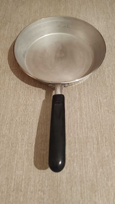 Стар алуминиев тиган от Соца