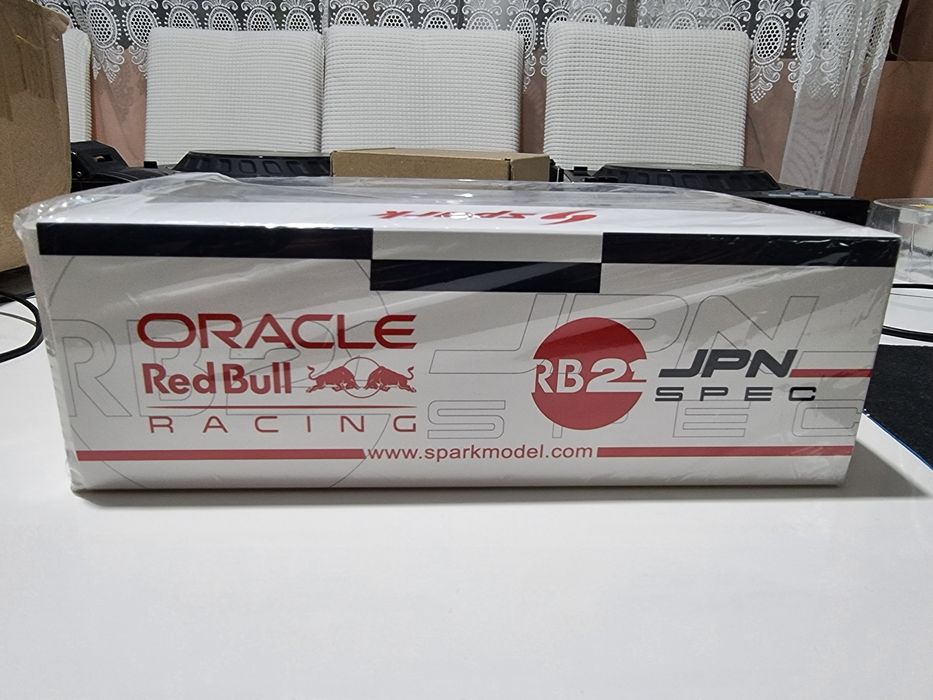 Red bull rb21 japanese gp winner Max Verstappen 1:43 spark
