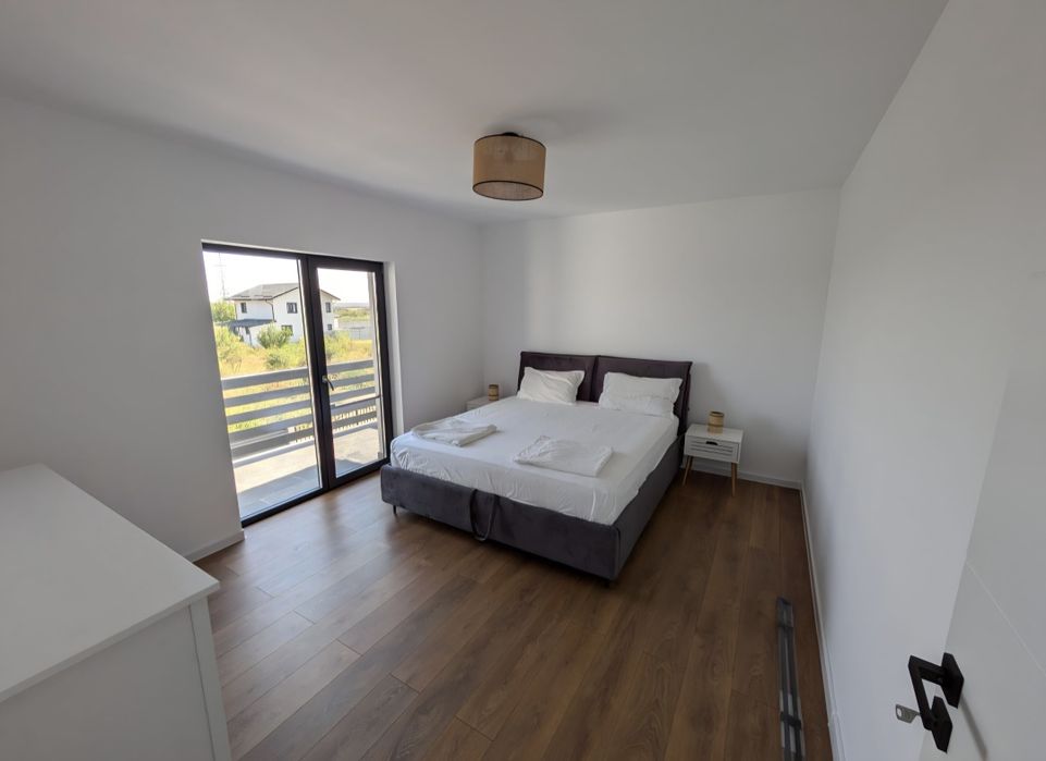 PROPRIETAR! Casa/Vila 4 camere 2 bai 175mp în Bâcu  lângă Dragomirești Deal