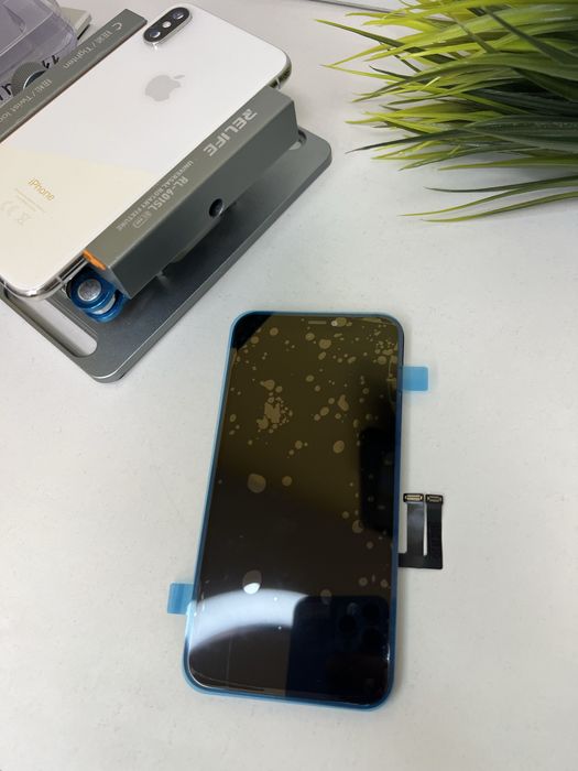 ОРИГИНАЛЕН Pulled дисплей за iPhone 11 12 месеца гаранция!