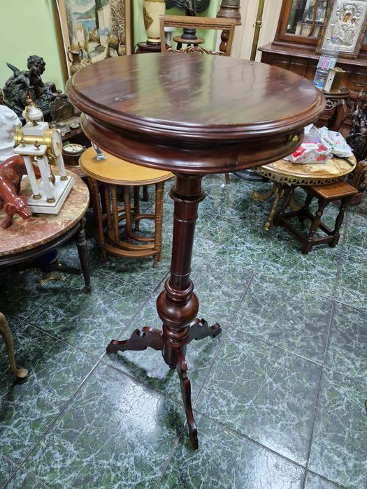 Уникална антикварна висока френска масичка