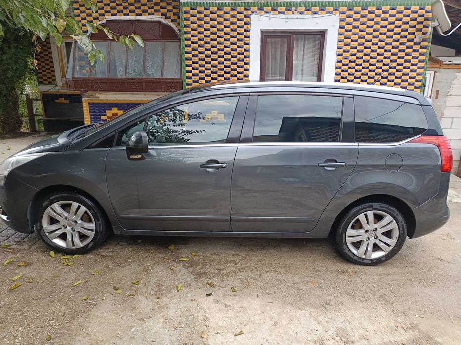 Peugeot 5008 1.6 16v benzina 7 locuri 2010