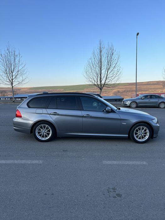 BMW 3 Series 2010 — imagine 10