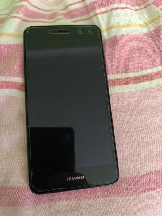 Телефон Huawei Y6