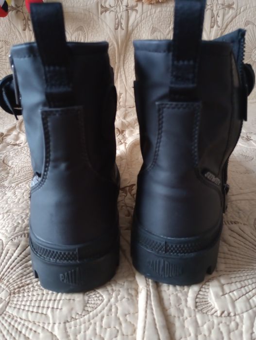 Bocanci palladium mărimea 38 noi nouti