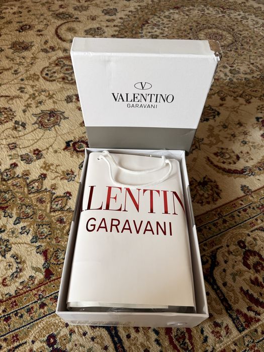 Продам кеды valentino