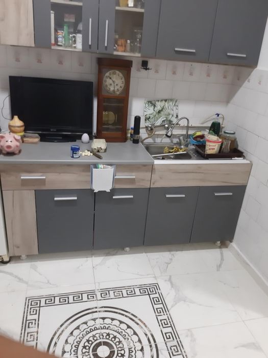 Vînd garsoniera in zona umt