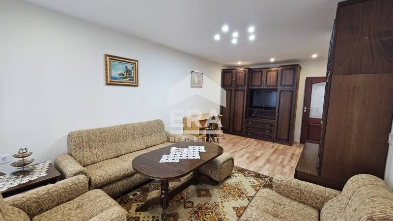 Двустаен апартамент в ж.к. Славейков с отлична локация!