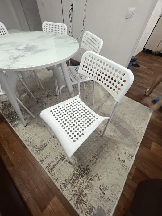 Продам стол со стульями