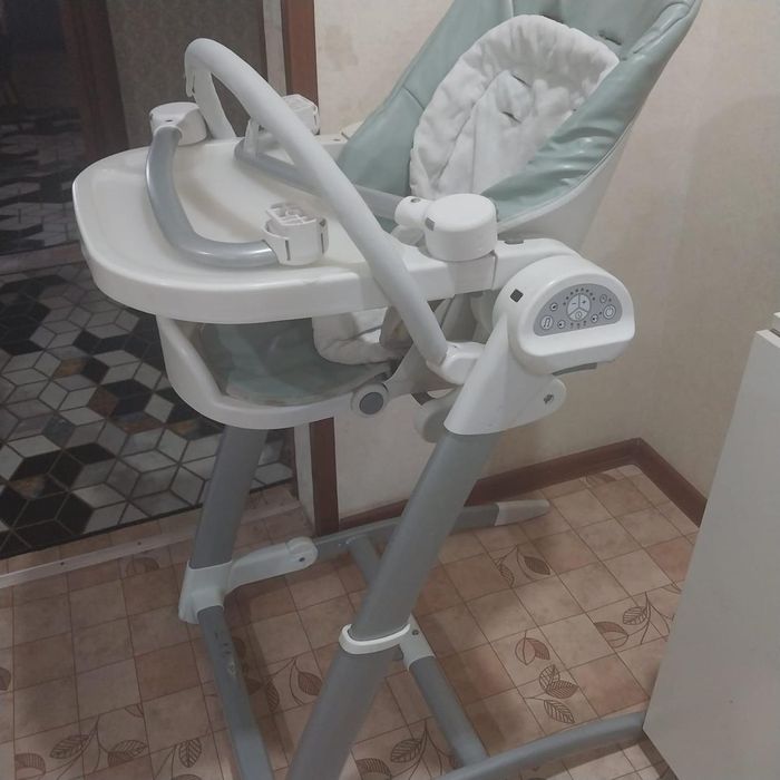 Продам детский столик