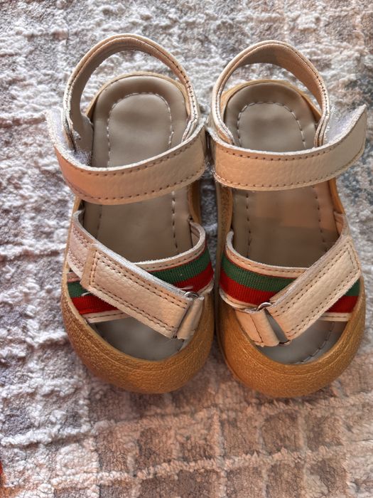 Продам детскую обувь