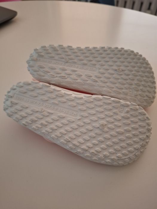 Боси обувки и пантофи размер 21, 22, 23, 24