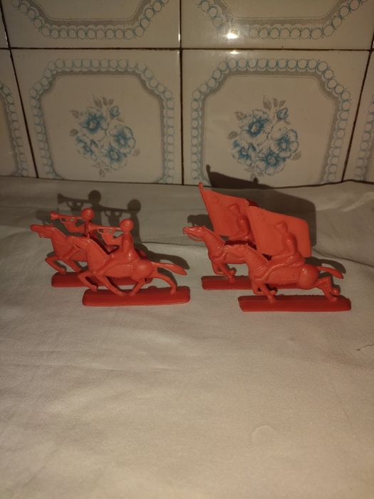 Soldați/jucări/comunism