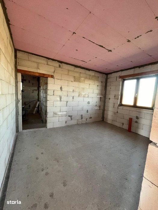 Casa individuala, la rosu, 161 mp,  Fratautii Vechi