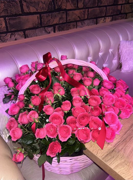 Цветы в корзине