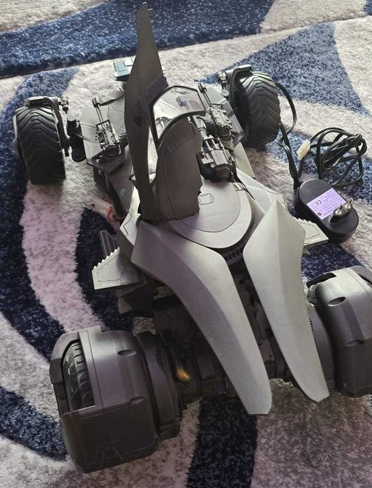 MATTEL Ultimate Justice League BATMOBILE 1/10