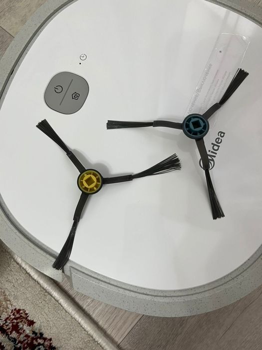 Робот пылесос Midea