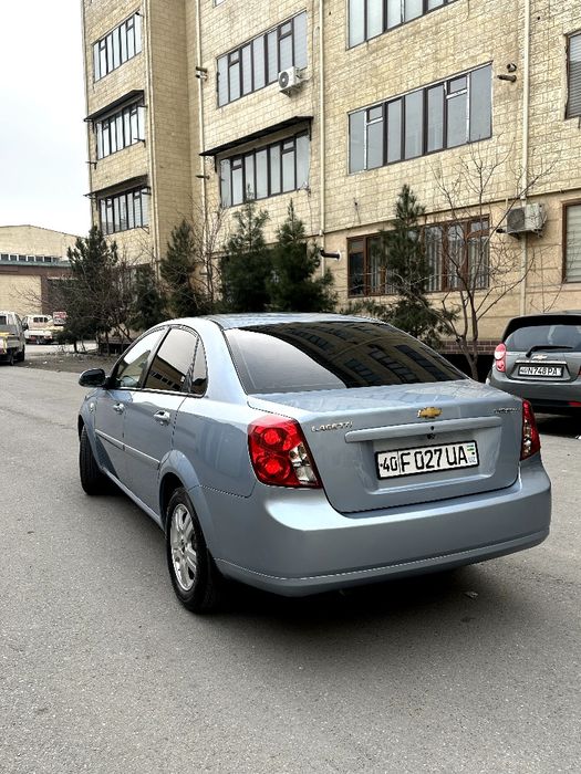 Lacceti 2011 2pazitsya