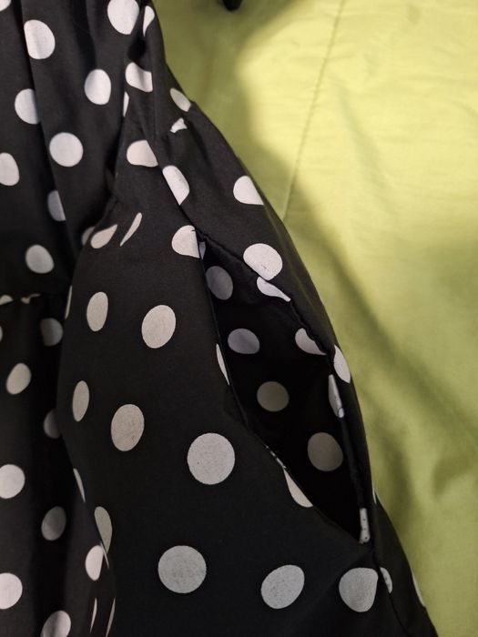 Дамска рокля на точки