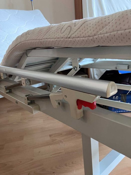 Медицинско / болнично легло