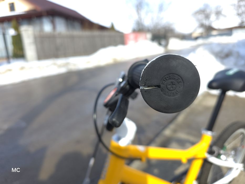 Bicicleta Woom 3 galbena