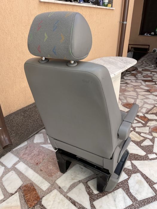 Scaun pasager Volkswagen T5 cu cotiere si incalzire impecabil pret 1000 lei
