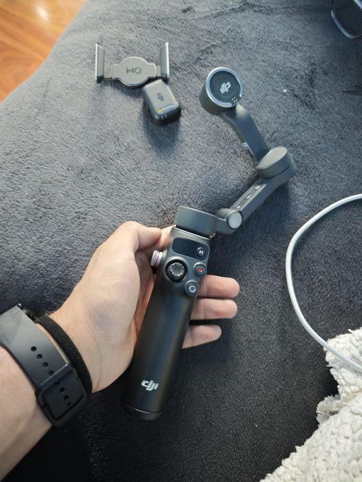 vând dji osmo mobile 7P
