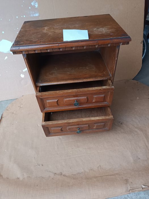 Антично шкафче внесено от Италия