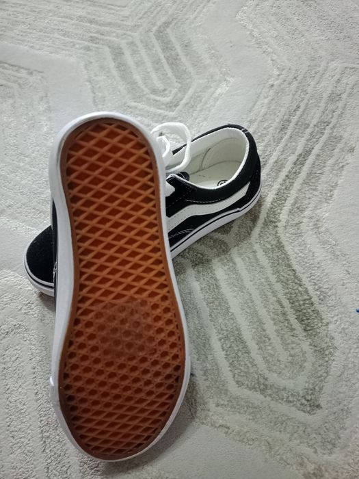 Продам детские кеды