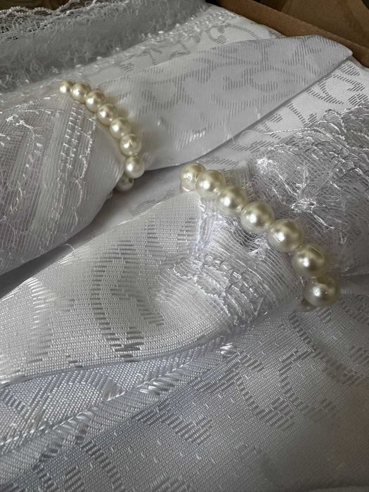 Комплект покривка за маса ALFIMA с дантела и перлени рингове – 18 части