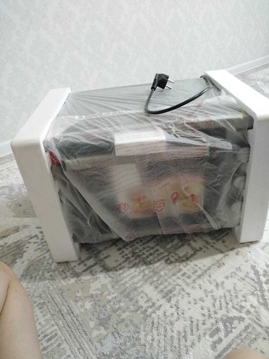 Продаю НОВУЮ мини печь.